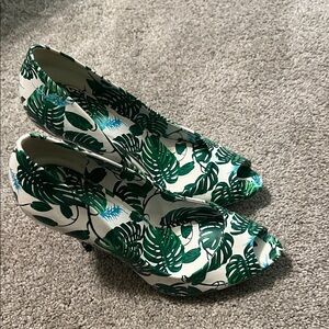 ALDO Tropical Leaf Print Open Toe Heels with Printed Sole Statement Shoes 8